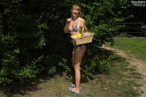 amateur pic eylamoore (4)