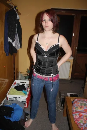 Yvonne (200)