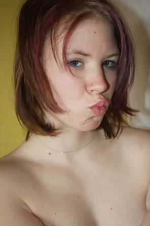 Yvonne (571)