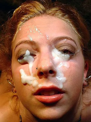 amateur pic Big load on her face