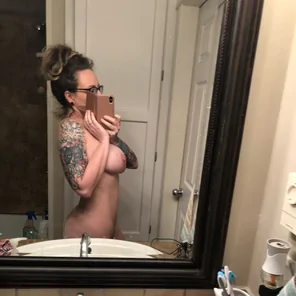 jusâ€™ a lil side boob freckle nbd