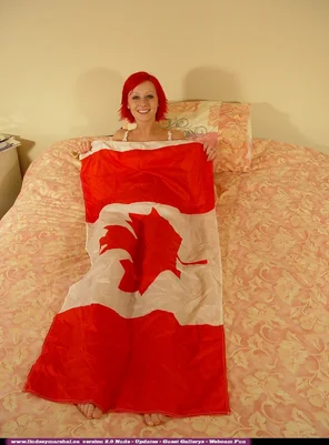 RascalMuffin1 - Lindsey Marshall Bed Canada - 0001 - BedCanada001