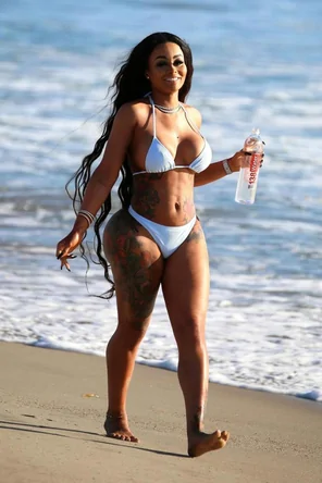 02-Blac-Chyna-Sexy-Bikini