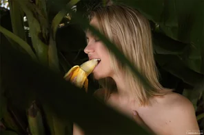 6882078
