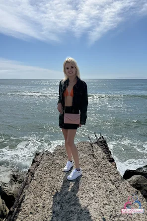 amateur pic nic100ATK_413285307