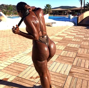 Very shapely chocolate booty