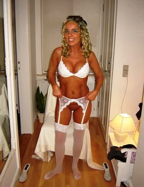 brides and lingerie (66)