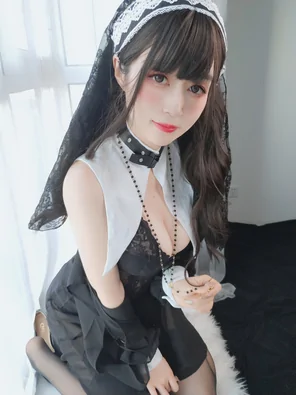 Baiyin811 (白银81) - 蕾丝修女 (82)