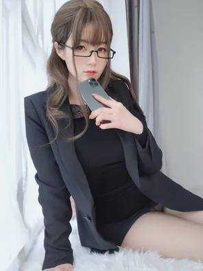 Baiyin811 (白银81) - 黑西服 (100)