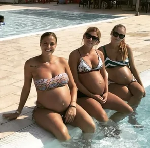 amateur pic Bathing Beauties...