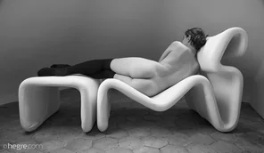 hera-nude-form-01