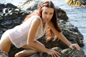 Laura (27)