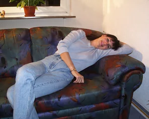 amateur pic Mature-porn actress-Milf-Gabrielle-Hannah-in-tight-jeans-using-a-dildo- (4)