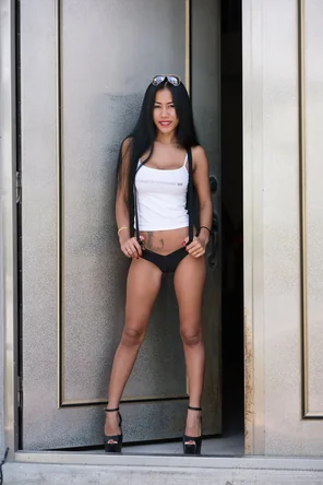 amateur photo Suspended in Wickedweasel 002-topaz-sharpen-faceai