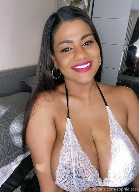 sophialares-11-04-2021-2080164348-Happy Sunday 