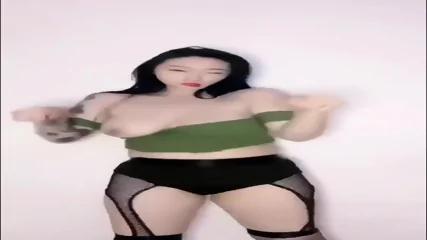 Japanese Babe Nude Dance