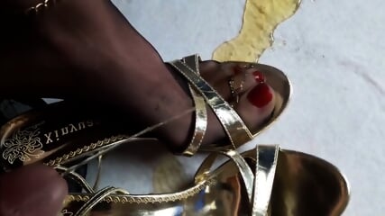 Feet In Nylons And Heels Piss Compilation