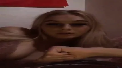 French Girl Lea Shows Her Tits On Periscope