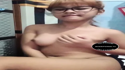 Si Bunga Suka Banget Remes Payudara