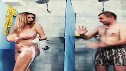 Tatyana Shvachko - Mens Bathroom Prank