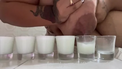 Queenofmilk, Six Cups Full Of Breast Milk