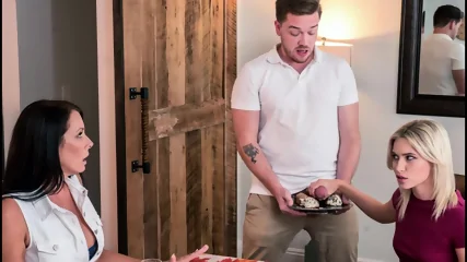 Kiara Cole Reagan Foxx Thanksgiving Dessert