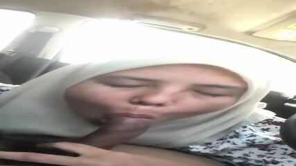 Tobrut Hijab Dalam Mobil