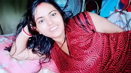 Hot Desi Hot Indian Couple Has On Christmas Day Waitress Porn
