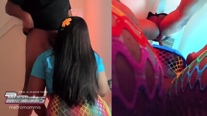 MALL KIOSK WORKER DEEPTHROATS AND GOES BALLS DEEP DURING AUDITION