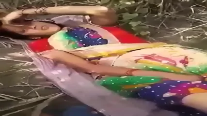 Desi Sexy Woman Showing Pussy Boobs In Birth, Gusol Video