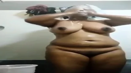 Mallu Aunty Full Nude Bathing Recording For Lover