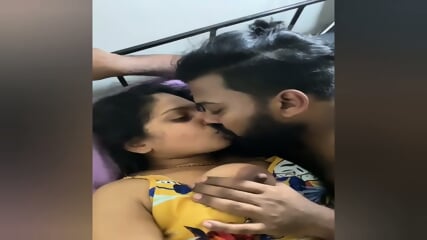 Sri Lankan Couples Fucks At Vacation And Enjoying