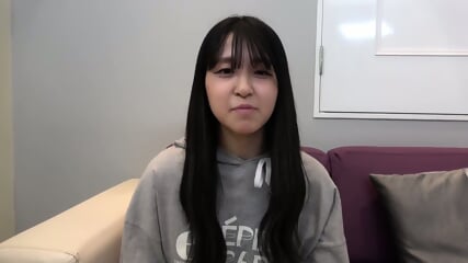 かすみちゃん_初撮り1_年上のオトコを惑わす甘え上手。ビンカンなカラダに大量の精液を注ぎ込む。