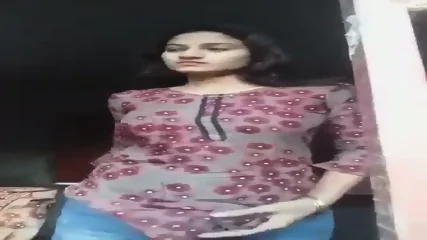 Sweet Pakistani Girlfriend Making Video For BF