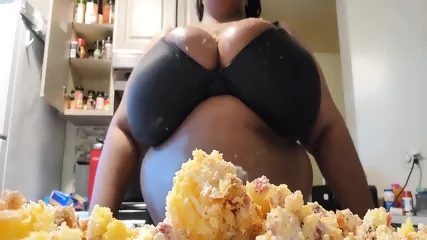 BBW Eboni Messi Eating