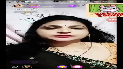 Sexy Ruhi Aunty Surprises With Boobs Showing With Her Face On Chamet!