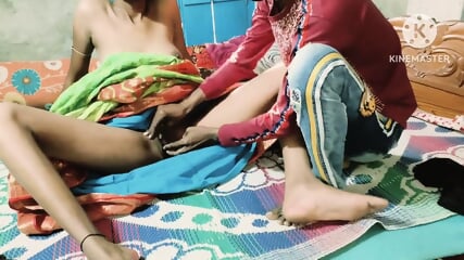 ঘুমন্ত মাকে ফুসলিয়ে চুদে দিলাম