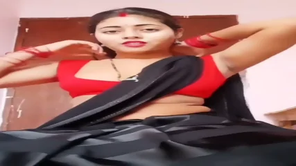 Horny Bhabhi In Saree Desi Fingering Wet Pussy